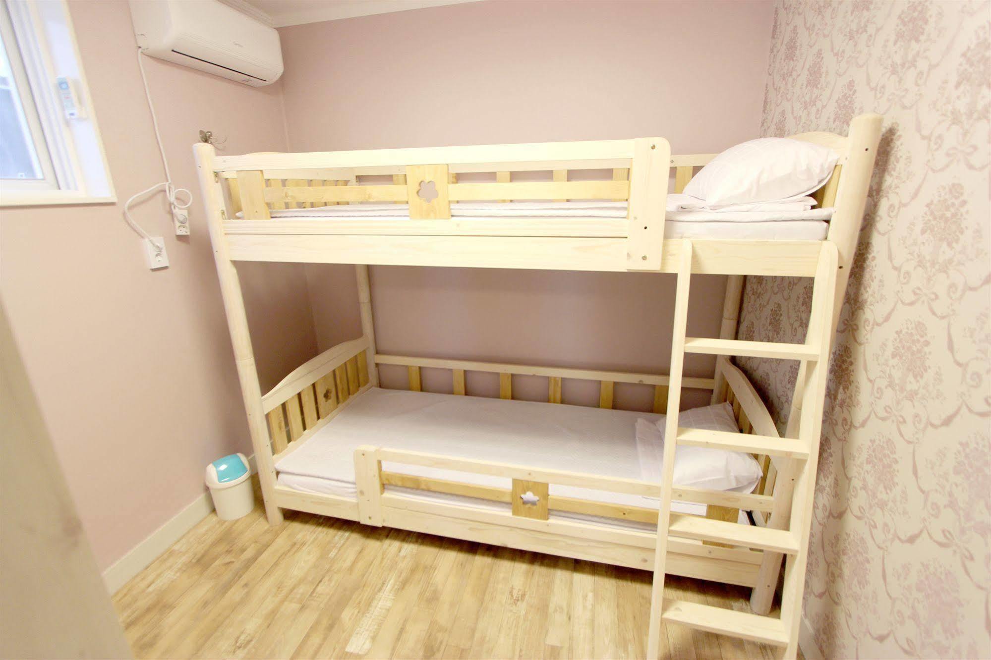Unni House Hostel โซล ภายนอก รูปภาพ